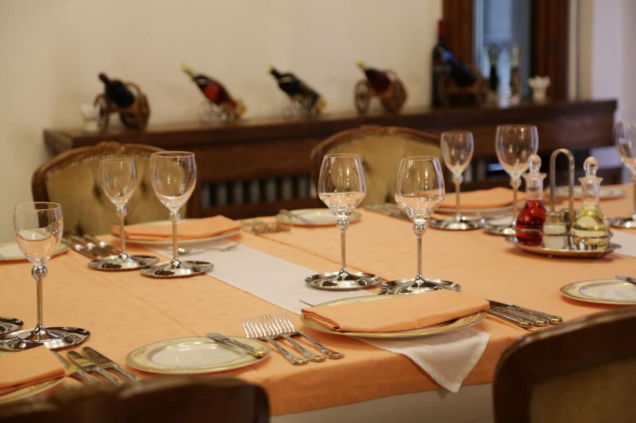Hotel Trayal Kruševac Esterno foto