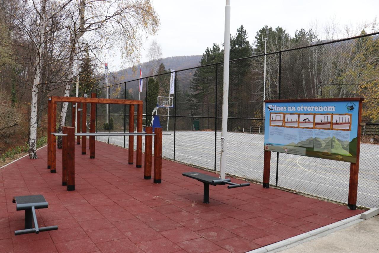 Hotel Trayal Kruševac Esterno foto
