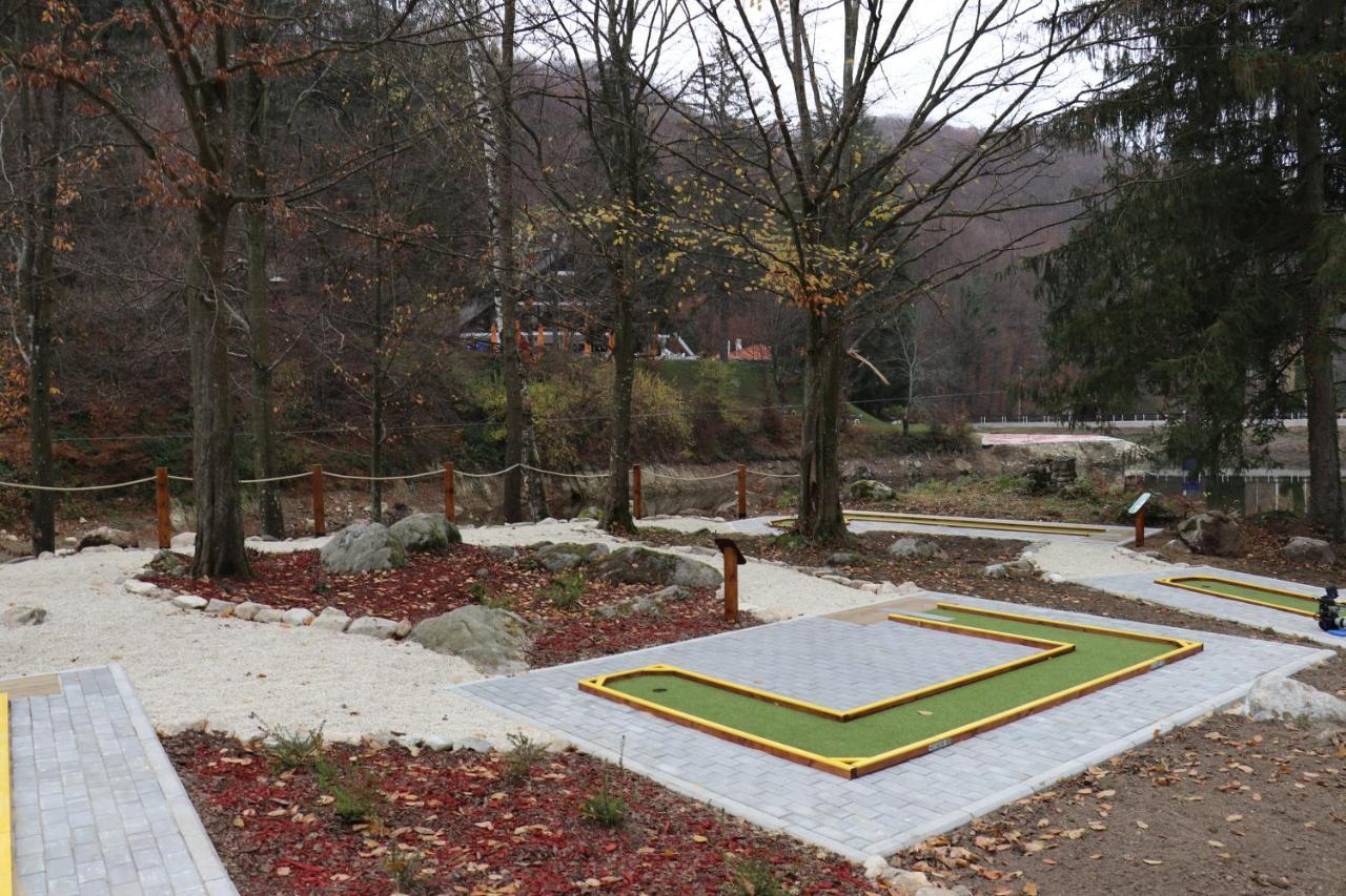 Hotel Trayal Kruševac Esterno foto