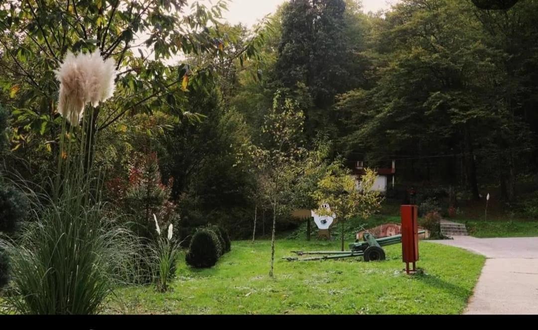 Hotel Trayal Kruševac Esterno foto
